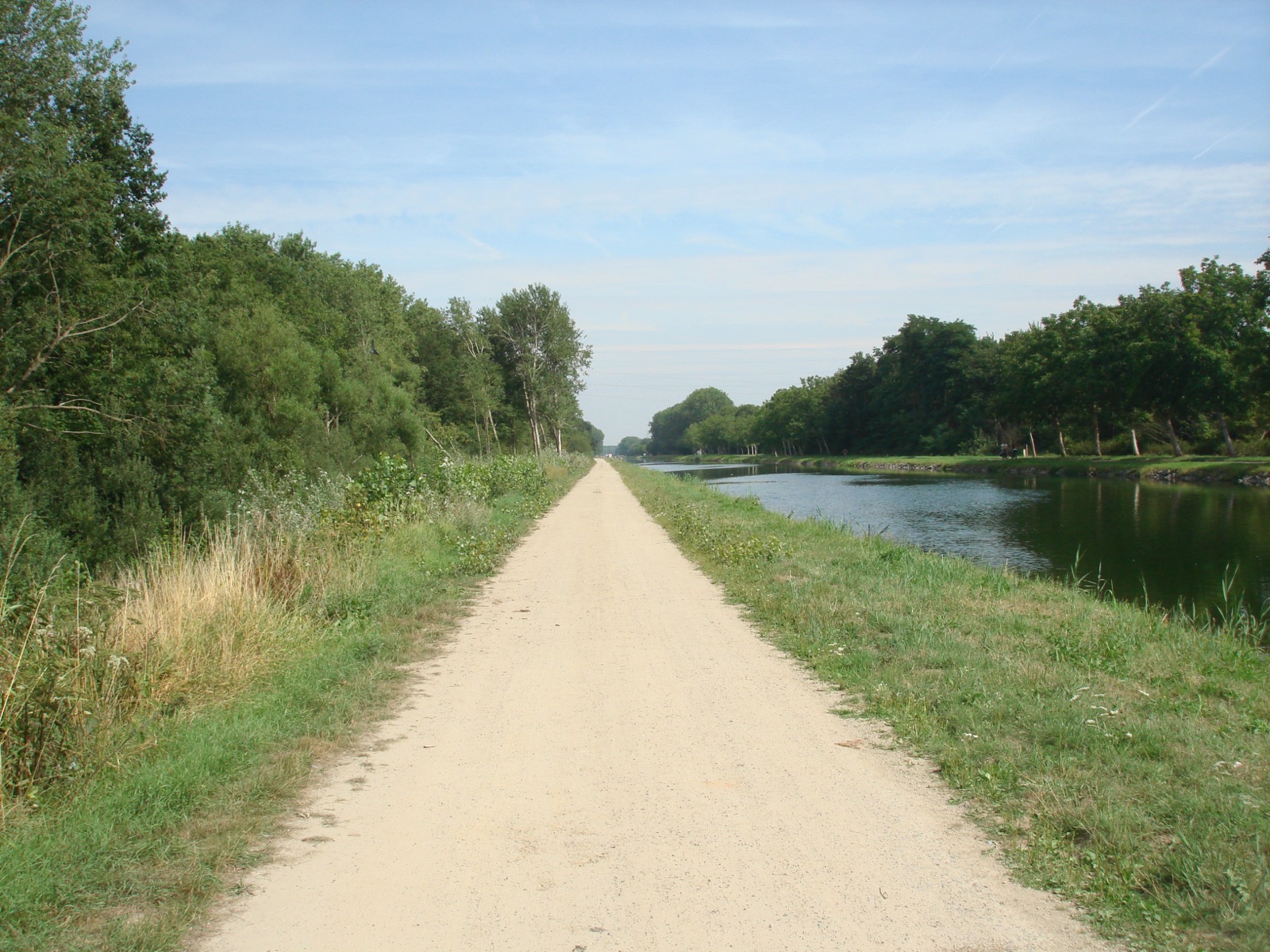 The towpath along the canal